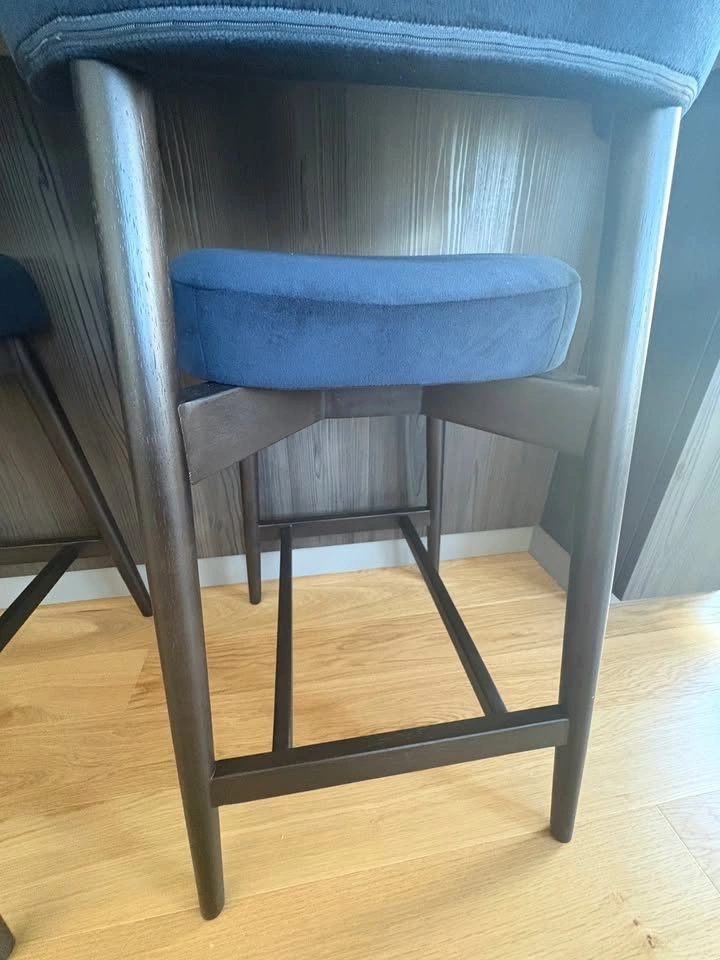 Set of 4 West Elm Custom Counter Stools - Brand New - photo 5