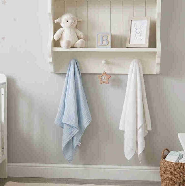 White Wall-Mounted Shelf with 3 Hooks – Farmhouse Style
