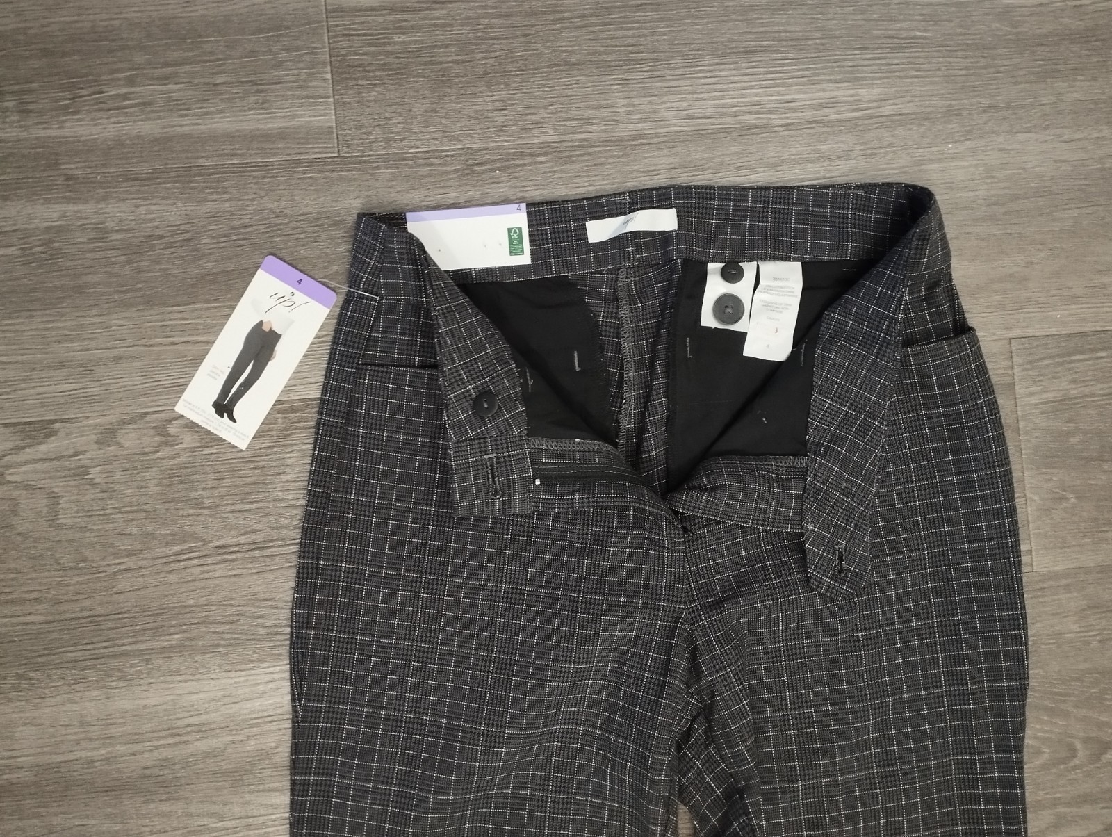UP CANADA! STRETCH COTTON PANT LADIES SIZE 4