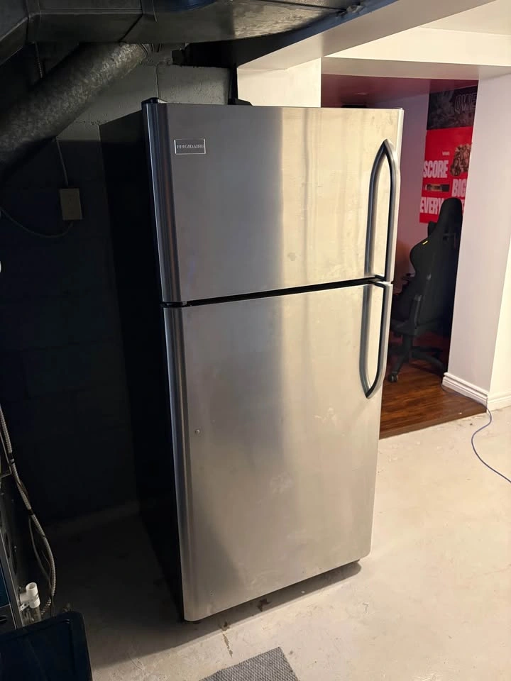 Frigidaire Top-Freezer Refrigerator - photo 2