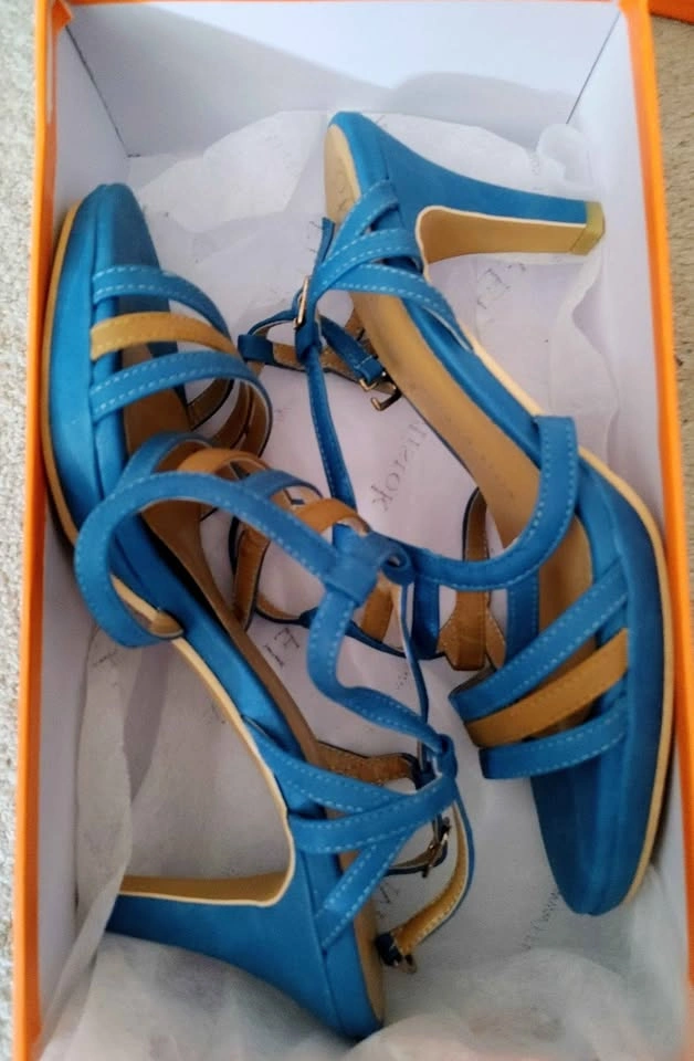 Women's Blue & Tan Strappy Heeled Sandals - Size 8.5 - Brand New - photo 2