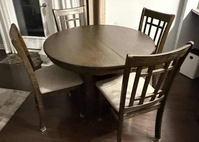 8 Piece Dining Set