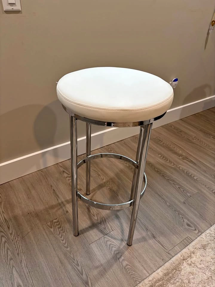 Bar/kitchen stool
