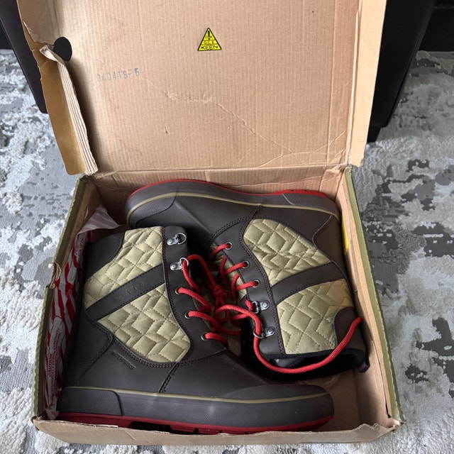 Keen Women's Winter Boots - Brand New, Size 7 - photo 4