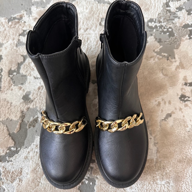 Cougar Boots Size 7.5