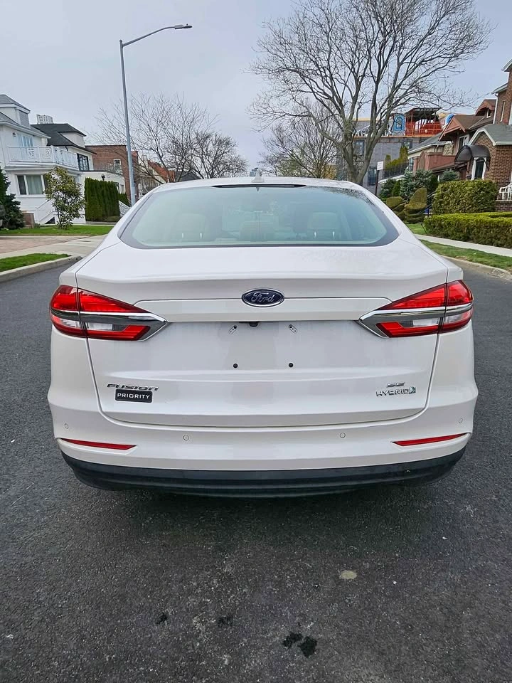 2019 Ford Fusion SE Hybrid Sedan 4D - photo 4