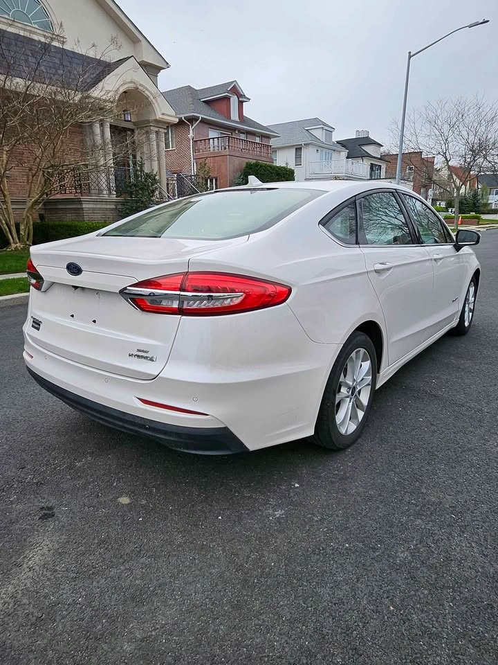 2019 Ford Fusion SE Hybrid Sedan 4D - photo 5