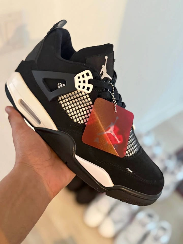 Jordan 4 White thunder