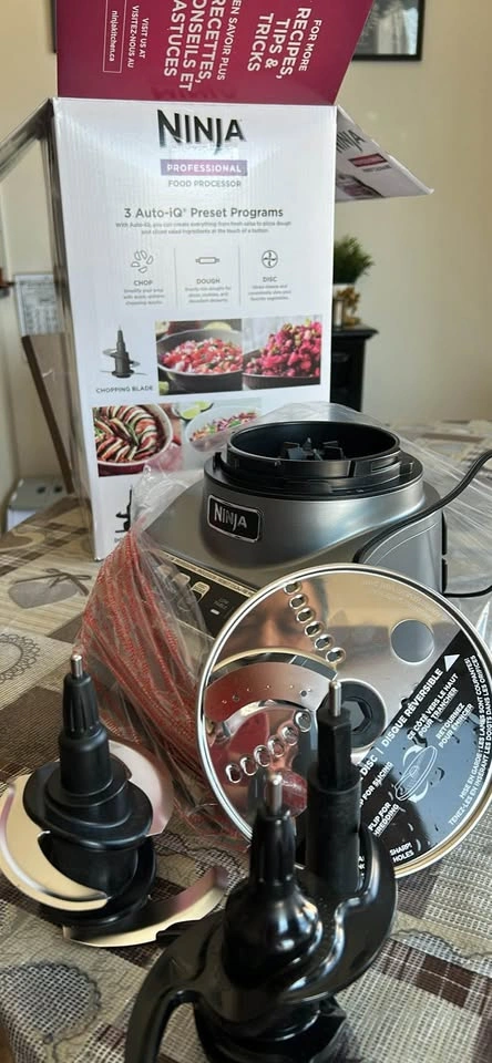 Ninja Professional Plus Food Processor (850W) – Base motor + Att