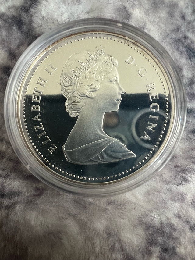 1981 Canadian Silver Dollar - Railway Industry - photo 2
