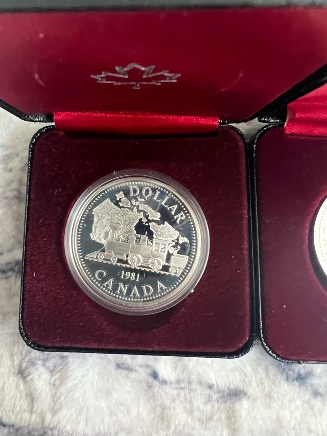 6 silver dollars - photo 2