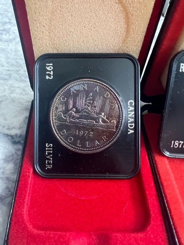 8 Canadian Silver Dollars - photo 2