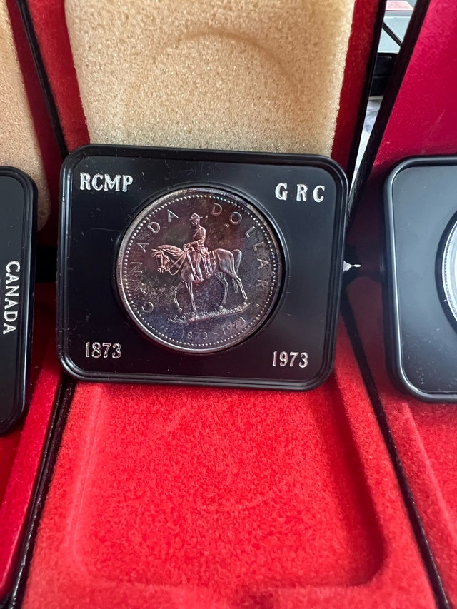 8 Canadian Silver Dollars - photo 3