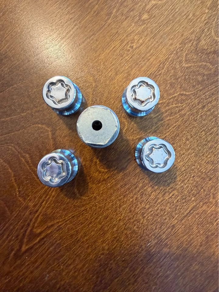 Genuine Acura Wheel Lock Set - photo 2