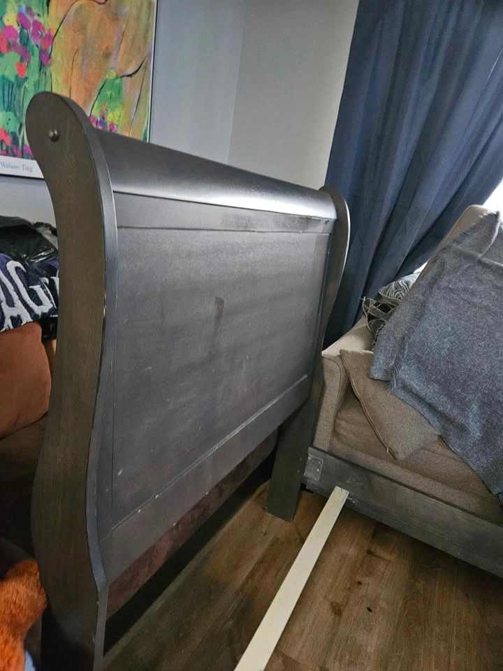 Dark Wood Twin Sleigh Bed Frame with Mattress - photo 5
