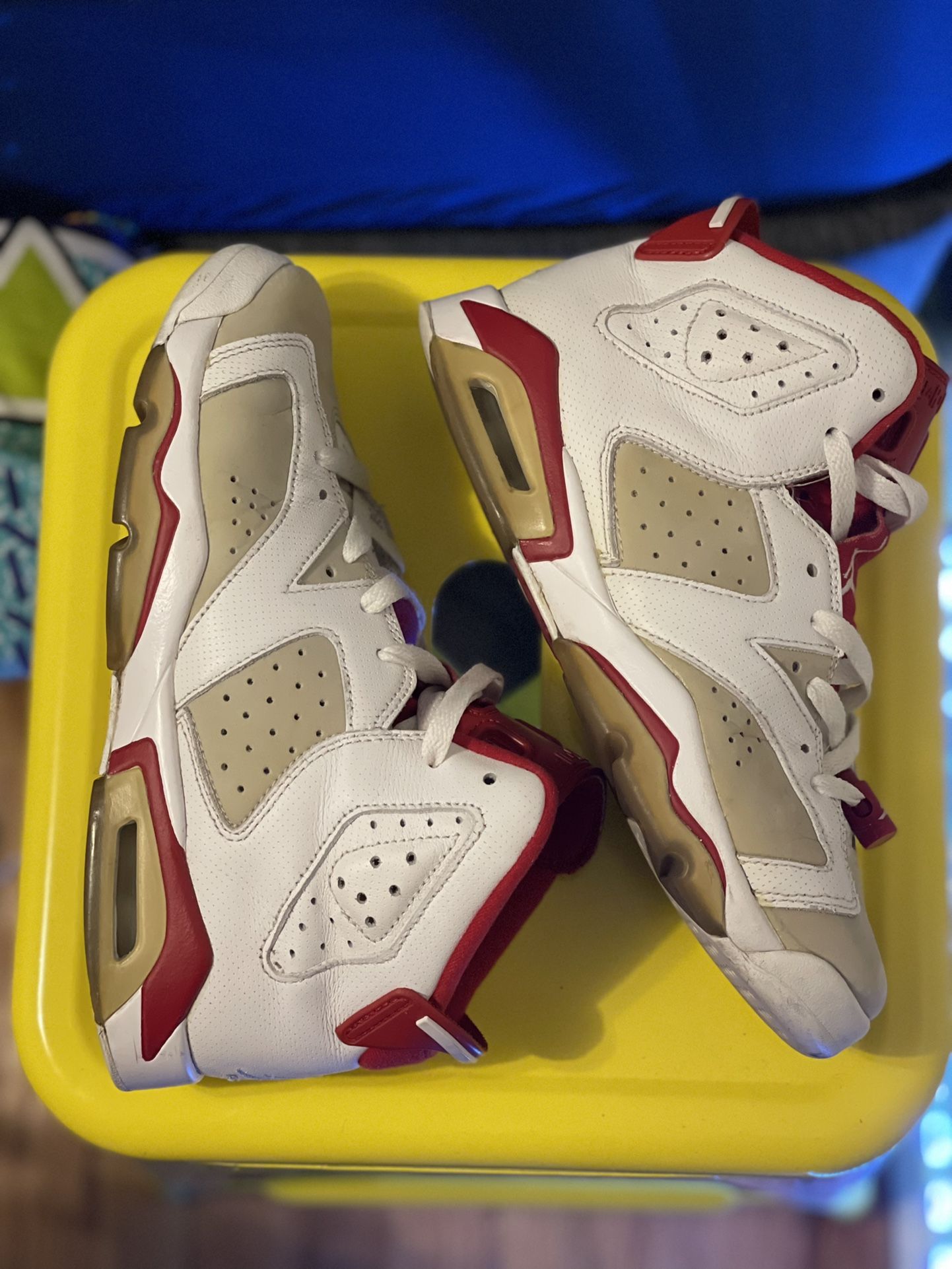Nike Air Jordan Retro 6 Kids Size 6 White