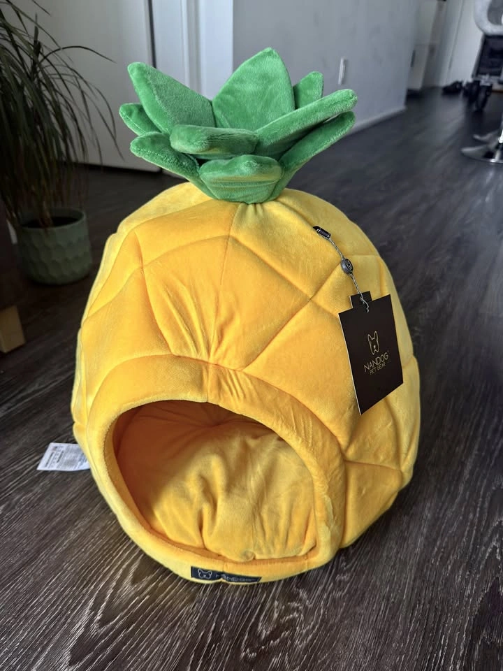 Pineapple Pet Bed for Cats & Small Dogs
