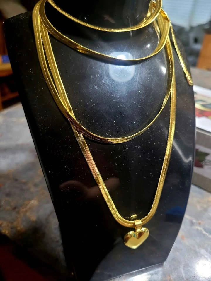 Elegant Golden Heart Necklace & Bracelet Set - photo 2