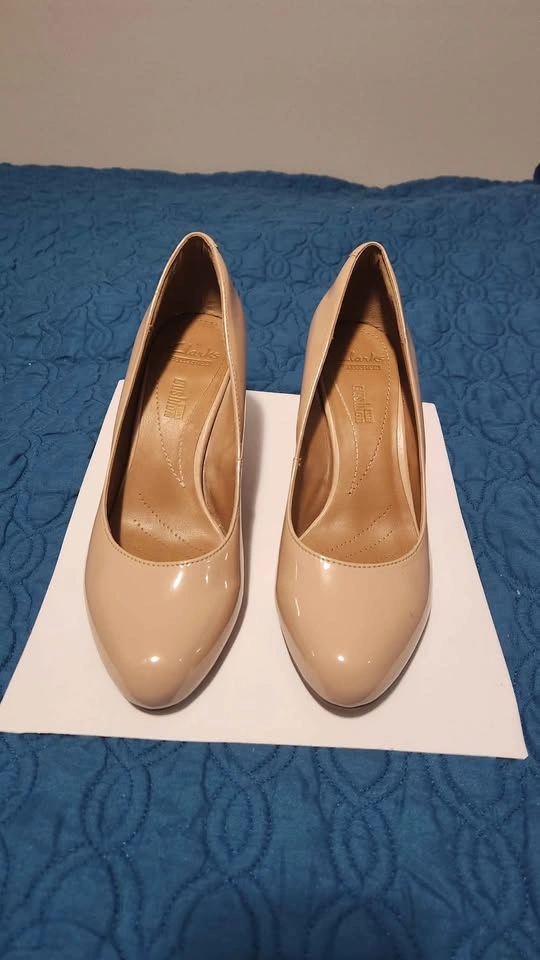 Clarks Beige Dress Shoes - photo 3