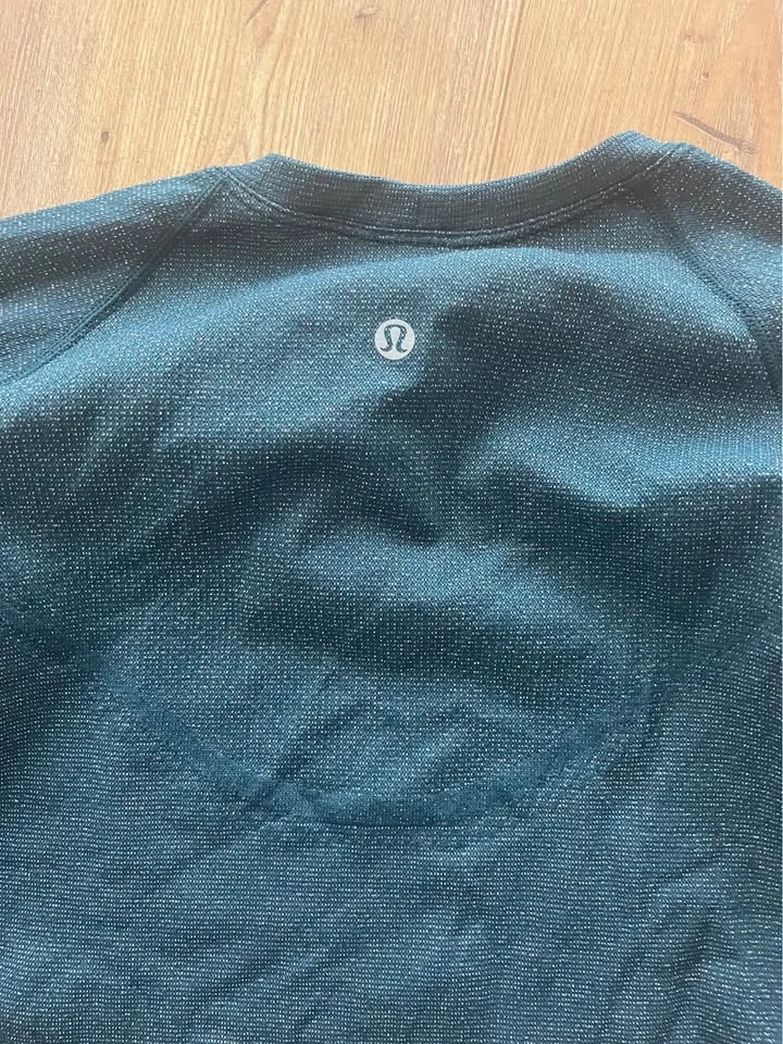 Lululemon Sparkly Crop Top - Size Large - photo 2