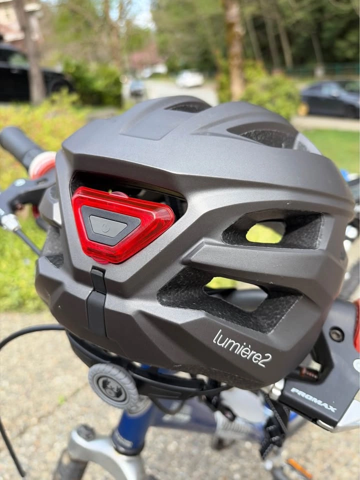 Helmet with LED light - photo 2