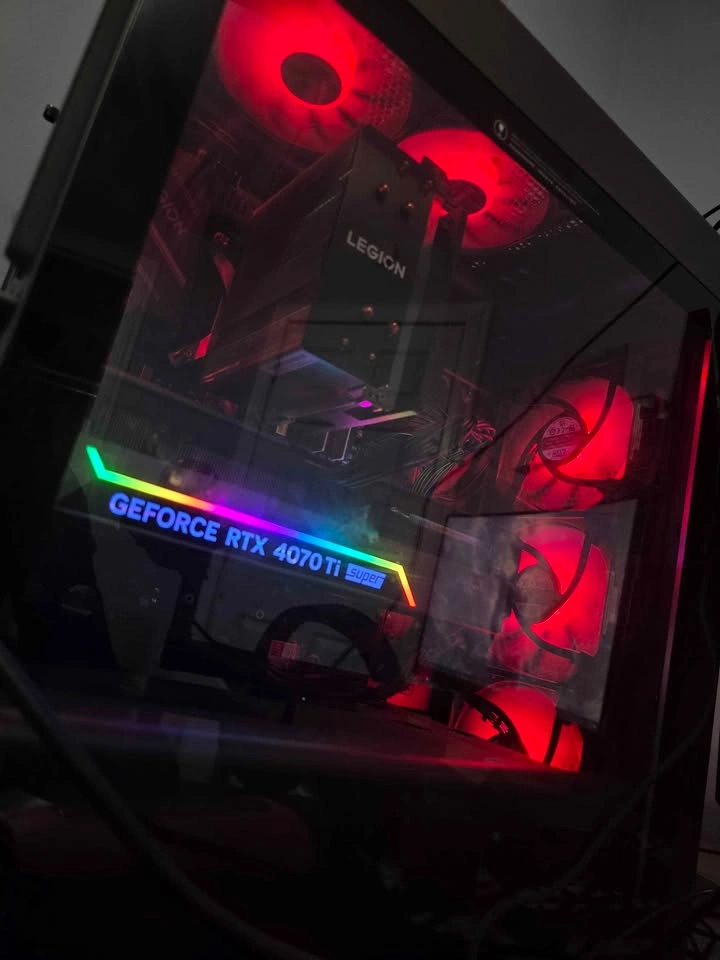 Lenevo Legion 7i with dual monitor and streaming kit - photo 3