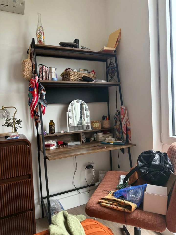 Desk with Shelves! Want to get rid asap!! - photo 3