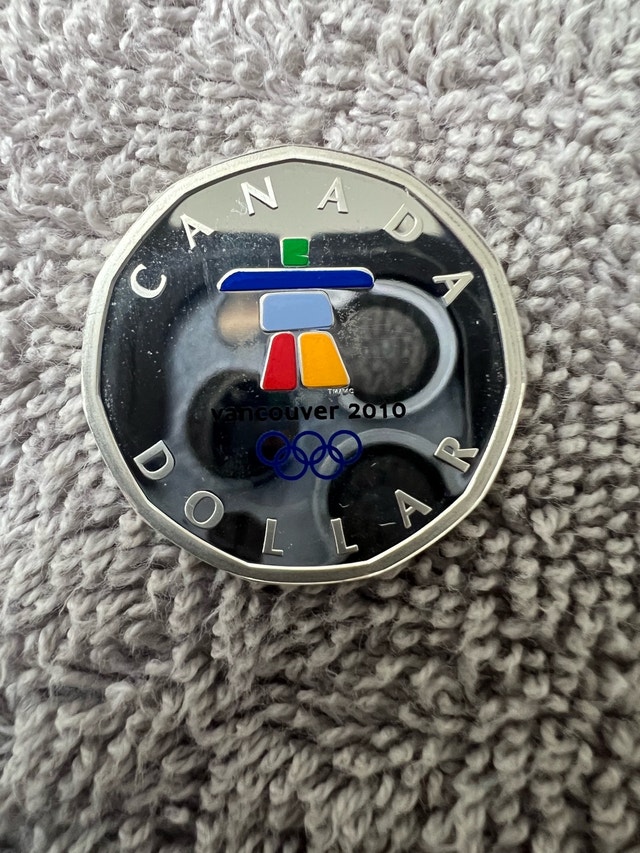 2010 Silver Olympic Loonie - photo 3