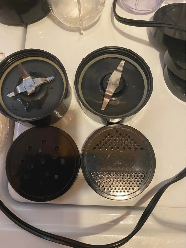 Magic Bullet set $40 - photo 4