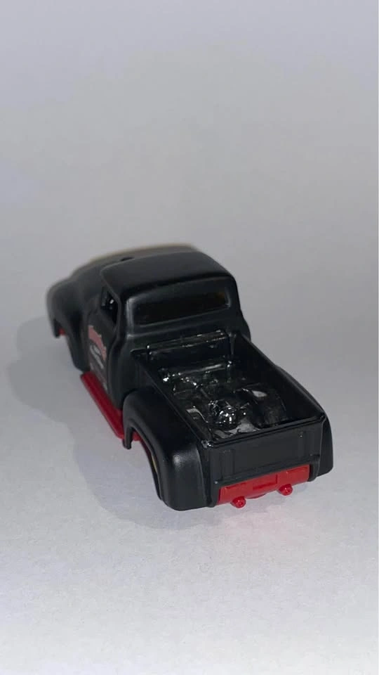 Hotwheels DTX 35 custom ‘56 Ford truck - Black Red Gold - photo 3