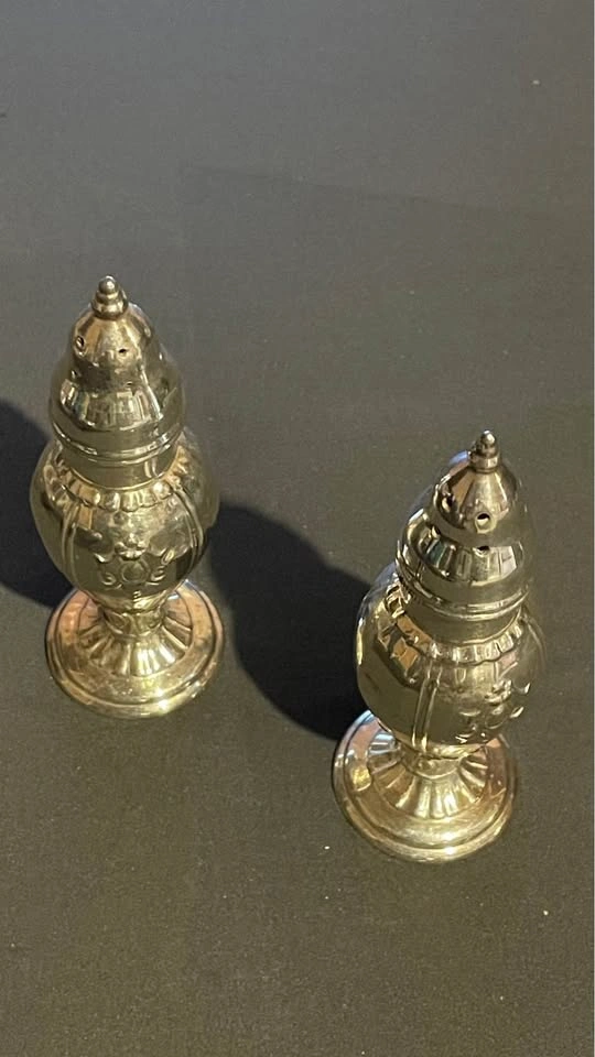 TRENT Vintage Silverplated Salt and Pepper Shakers - photo 2