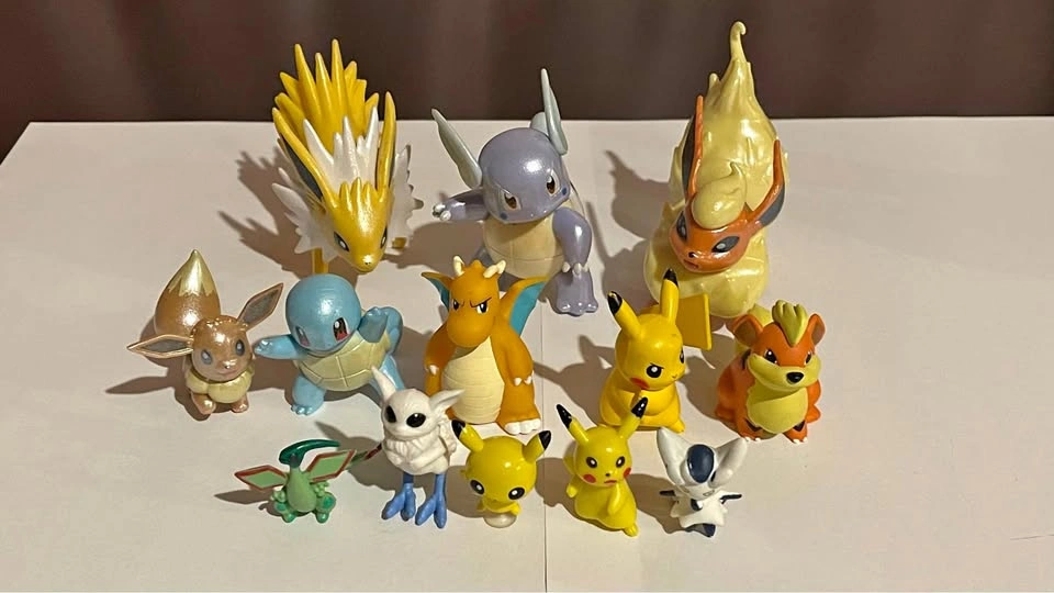Pokemon Figure Lot - 13 Figures