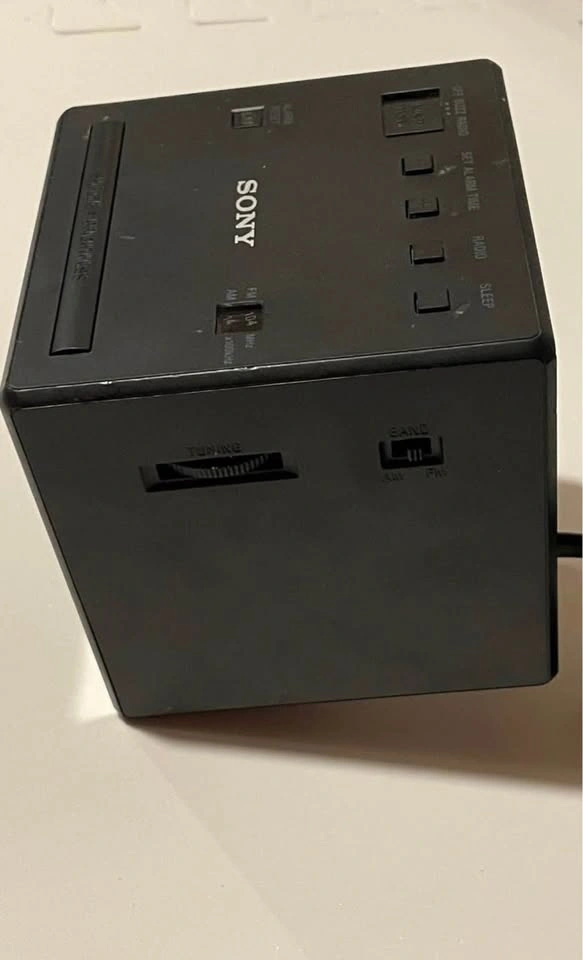 Sony ICF-C1 Alarm Clock Radio - Black - photo 2
