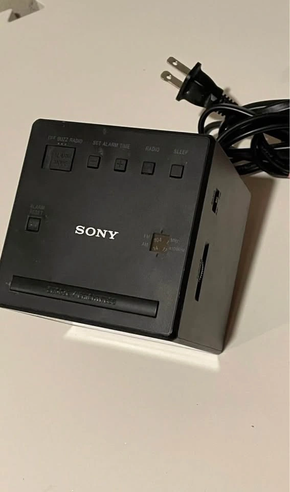 Sony ICF-C1 Alarm Clock Radio - Black - photo 4