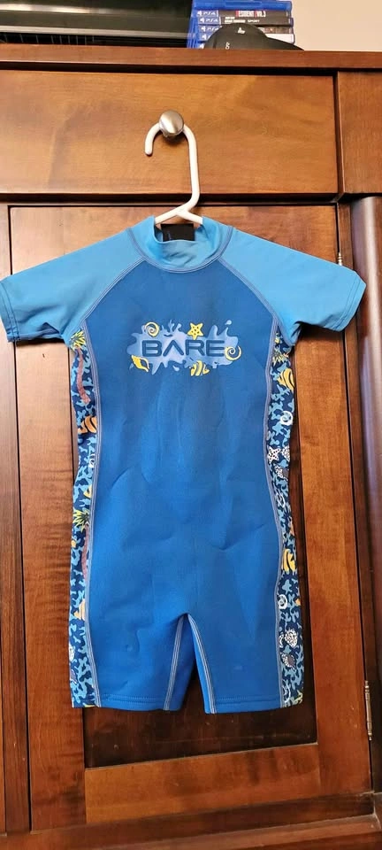 Kids Wet Suit Size 4T