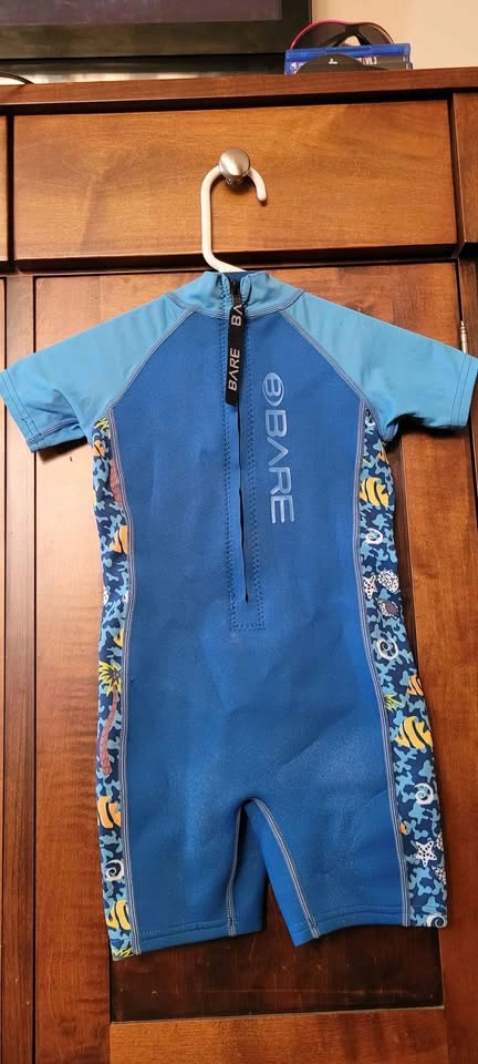 Kids Wet Suit Size 4T - photo 2