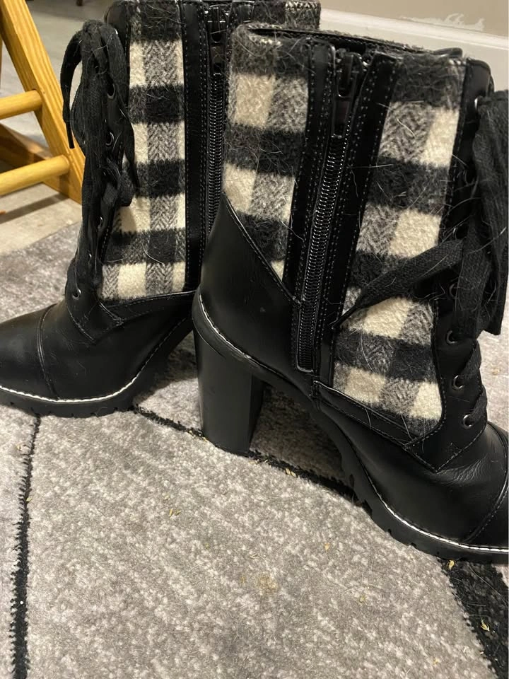 Macys Winter Heels - Size 9 - photo 3