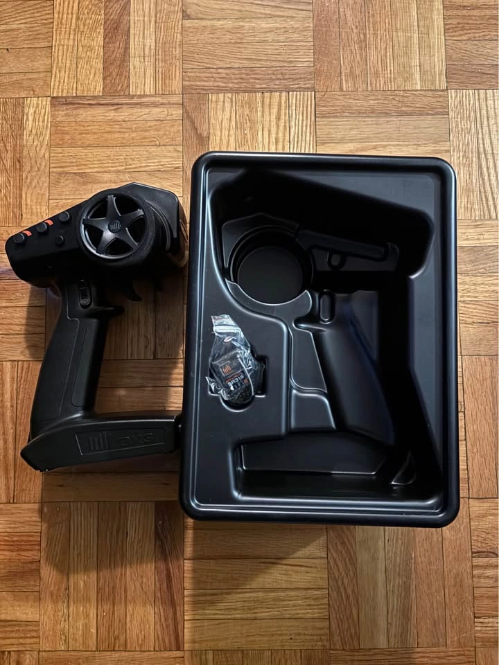 Spektrum DX3 RC Controller - photo 3
