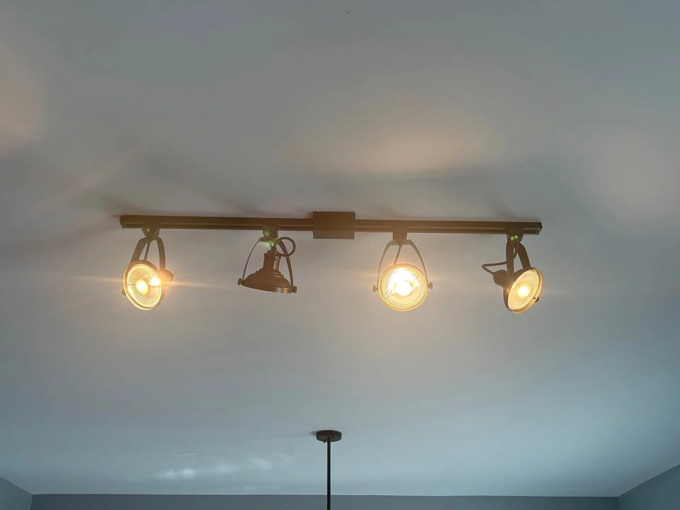Black 4-Light Track Lighting - photo 3