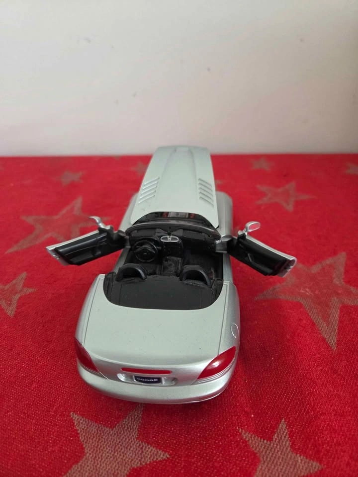 Maisto Dodge Viper Diecast Car 1:24 Silver Black - photo 4
