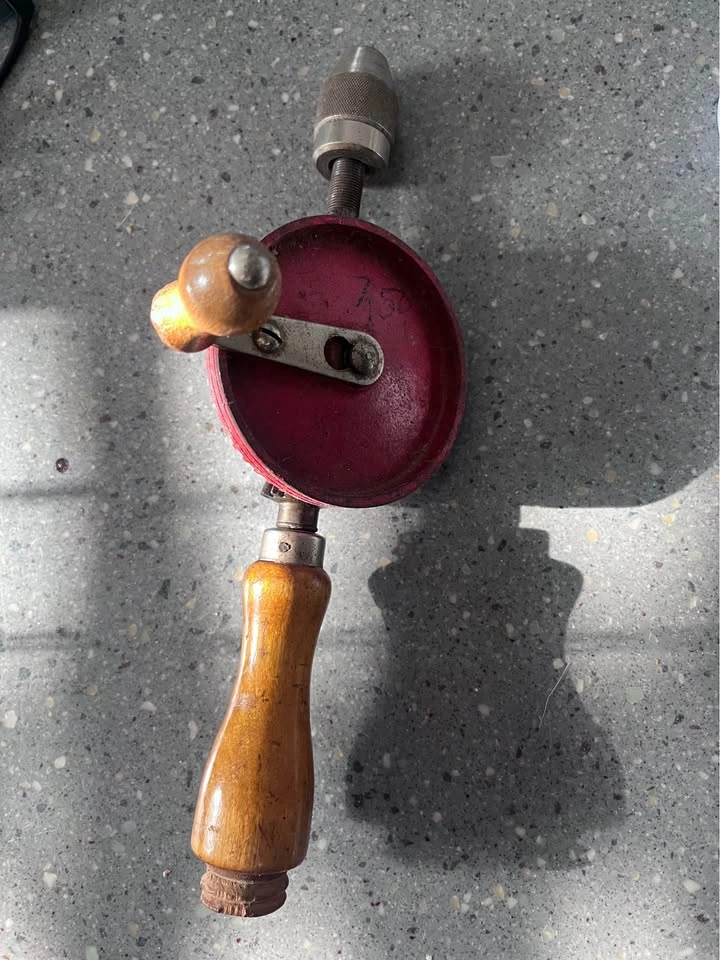 Antique hand drill - photo 2