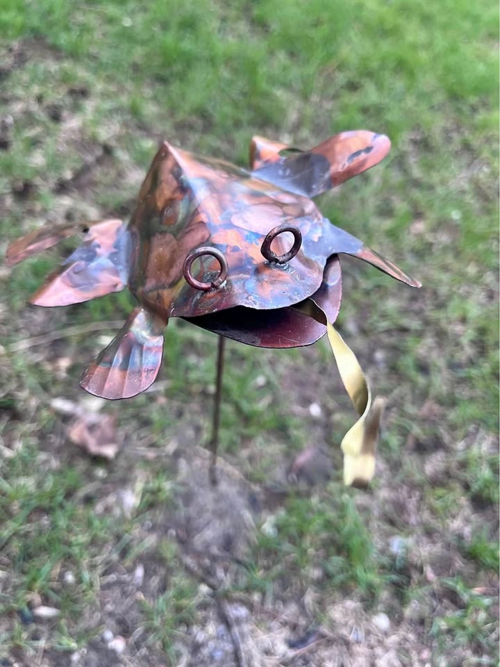 Rustic garden frog