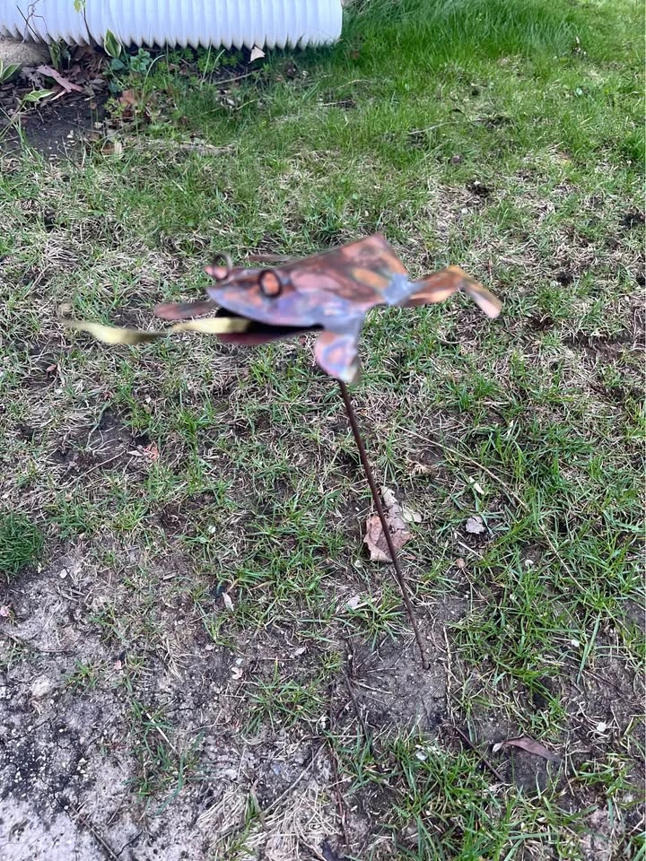 Rustic garden frog - photo 2