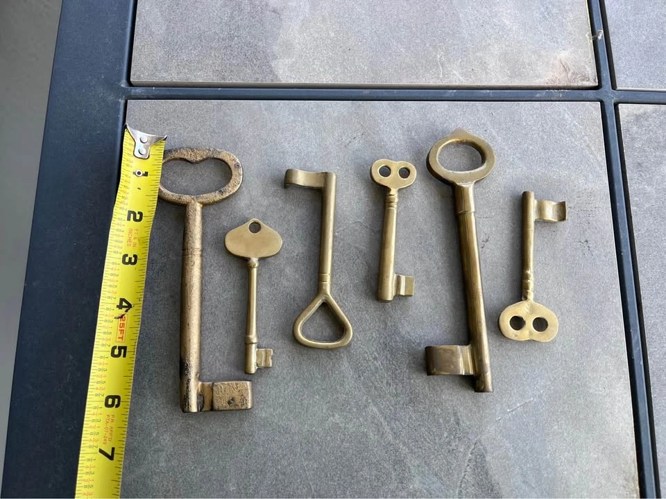 Vintage solid brass keys - photo 5