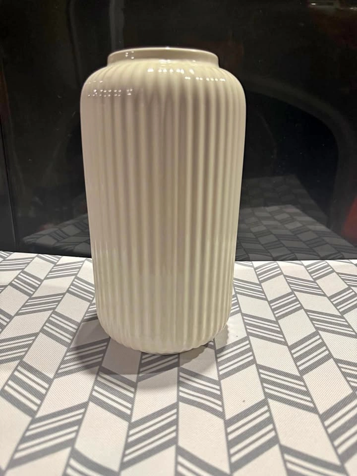 Flower vase 22 cm