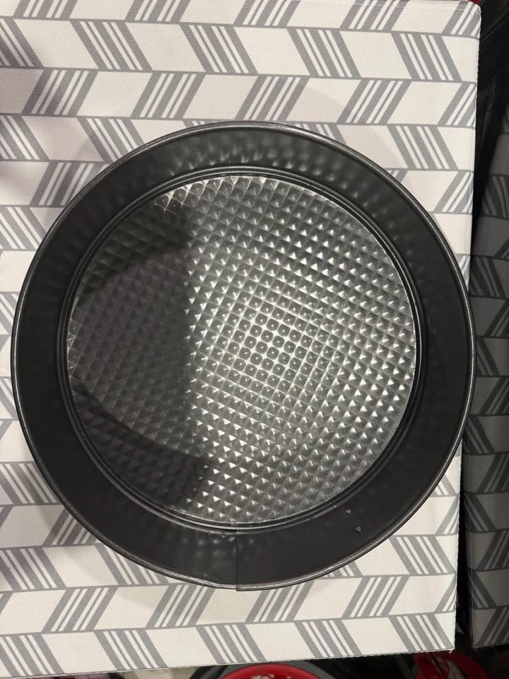 Non-Stick Cheesecake Pan, Springform Cake Pan, Removable Bottom - photo 2
