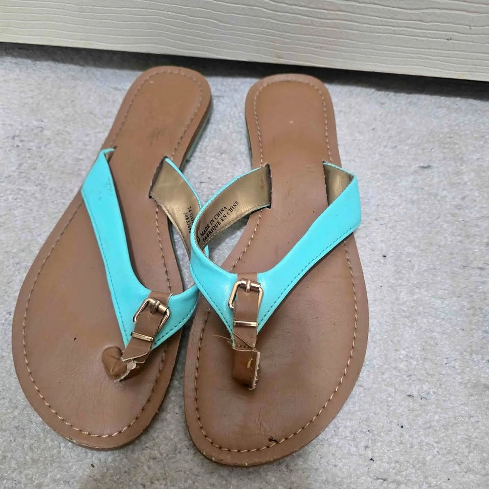 Teal & Brown Flip Flops. Size 6