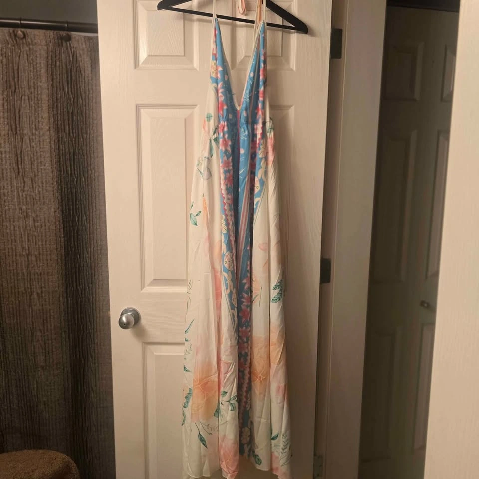 2 Elegant Plus Size Floral Maxi Dresses (4x & 3x) - photo 2