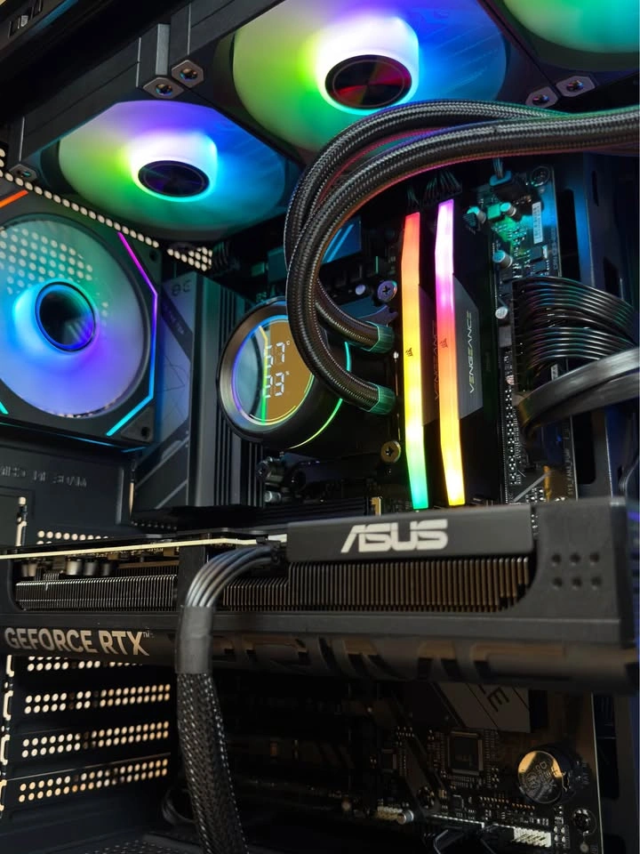 Ryzen 7 7800x3D | RTX 5070 | 32GB RAM | 1TB SSD GAMING PC - photo 2