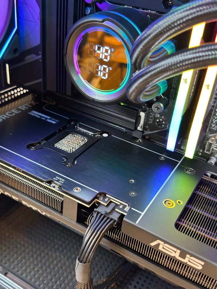 Ryzen 7 7800x3D | RTX 5070 | 32GB RAM | 1TB SSD GAMING PC - photo 4